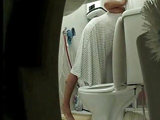 amateur oma verborgen camera mamma volwassen olie- toilet voyer